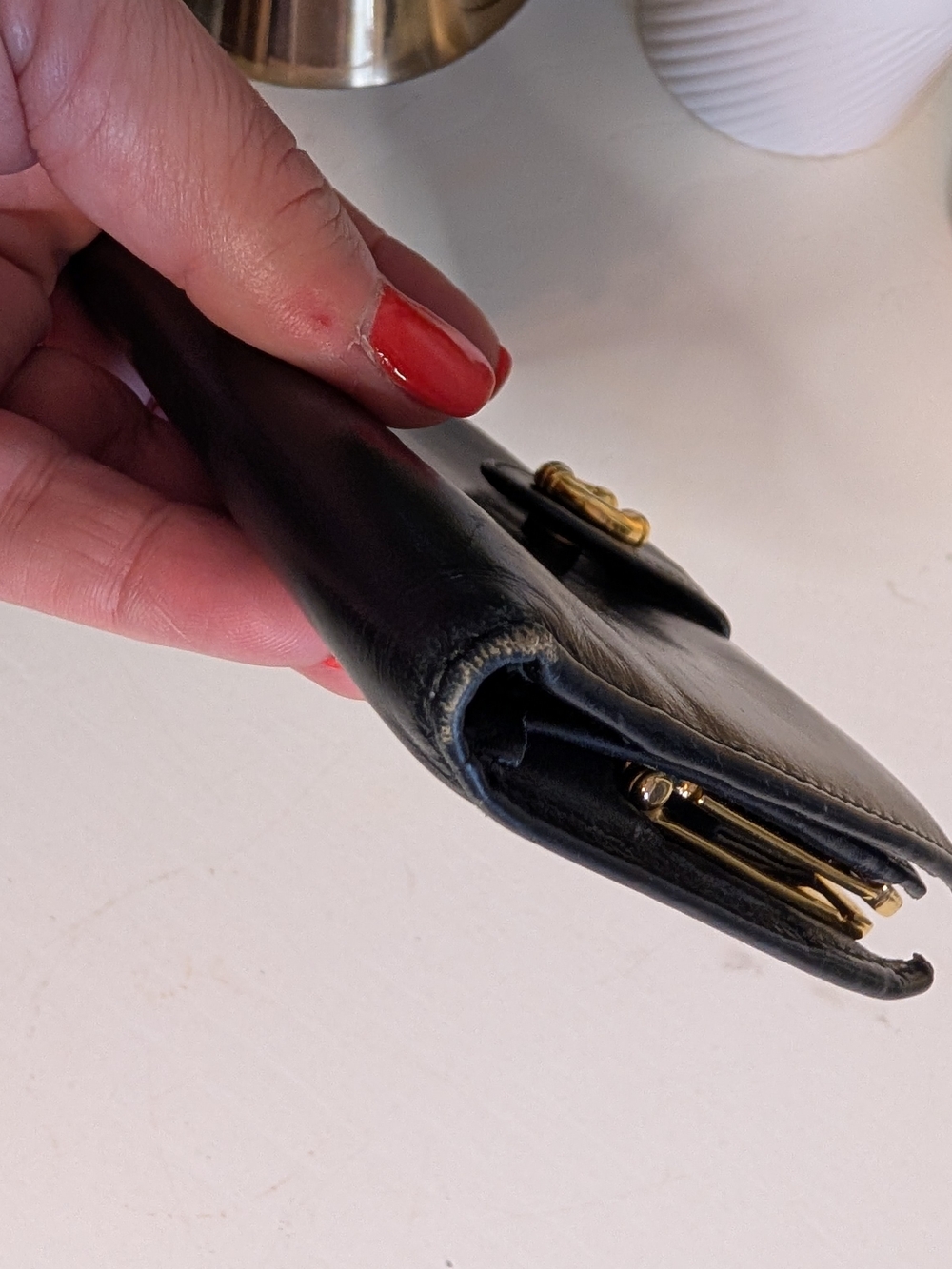 Gucci Vintage Black Calfskin Leather Compact Kiss lock Wallet - EUC! - Picture 6 of 12